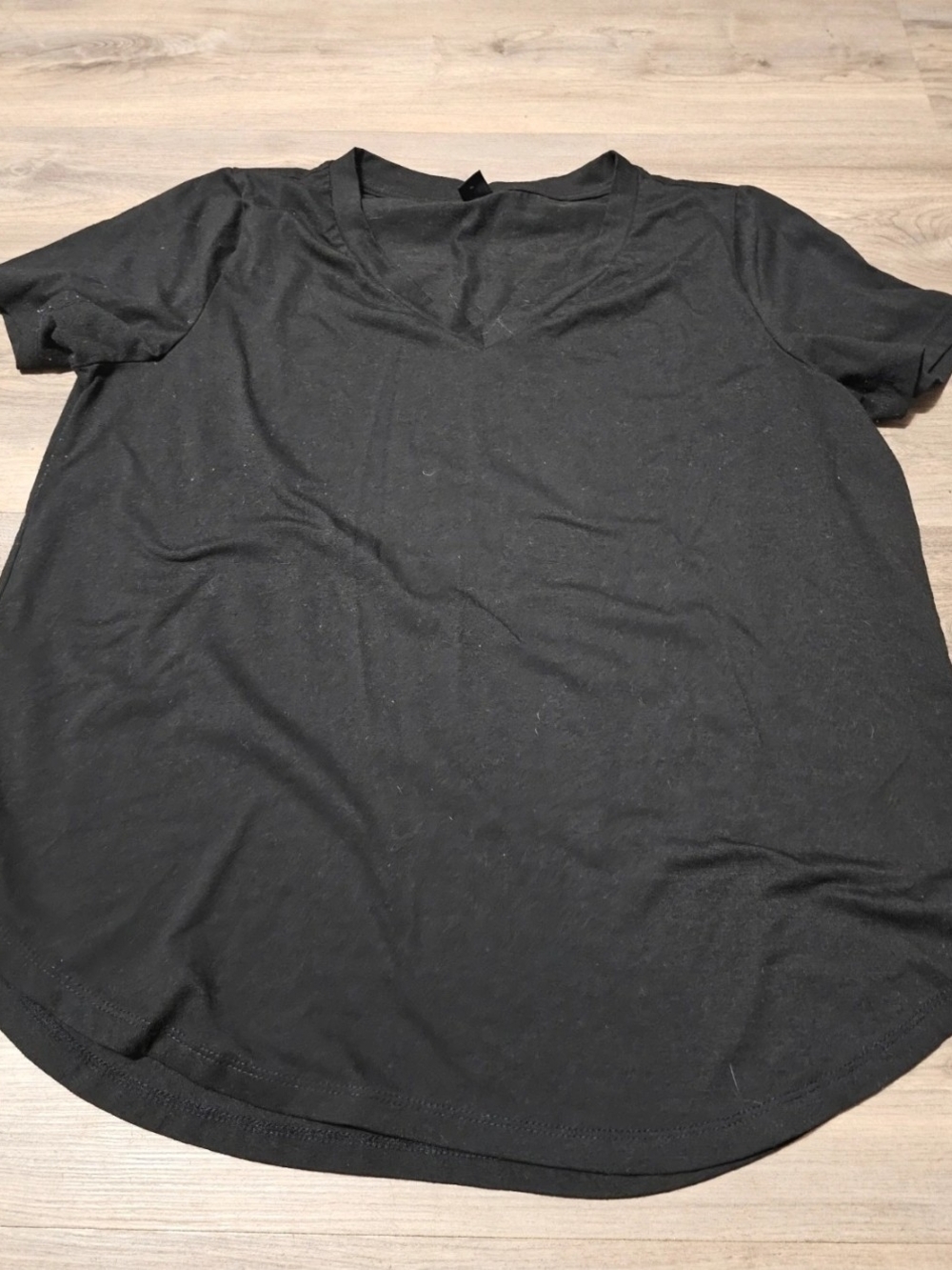 SHEIN Black V-Neck Short Sleeve Tunic Tee